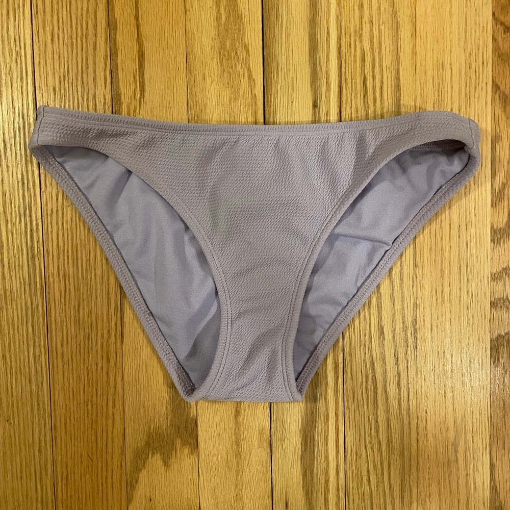✨👙Light purple, bikini, bottoms, great condition! Only worn once!✨